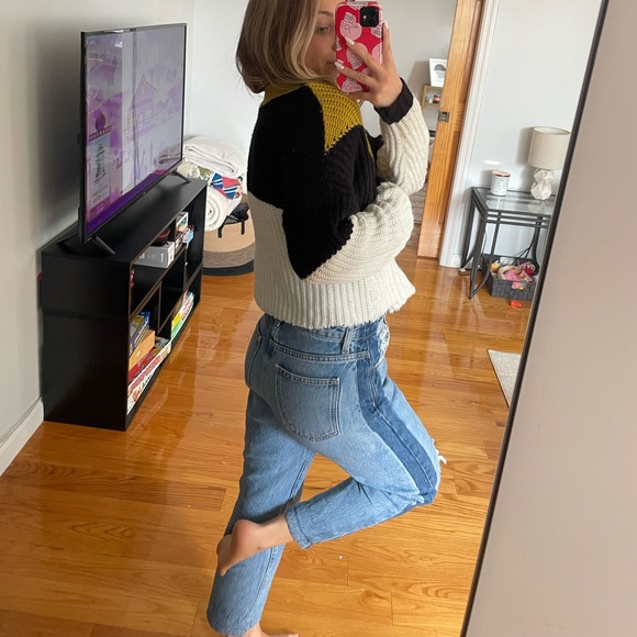 Vintage Patterned Sweater - Picture 4 of 4